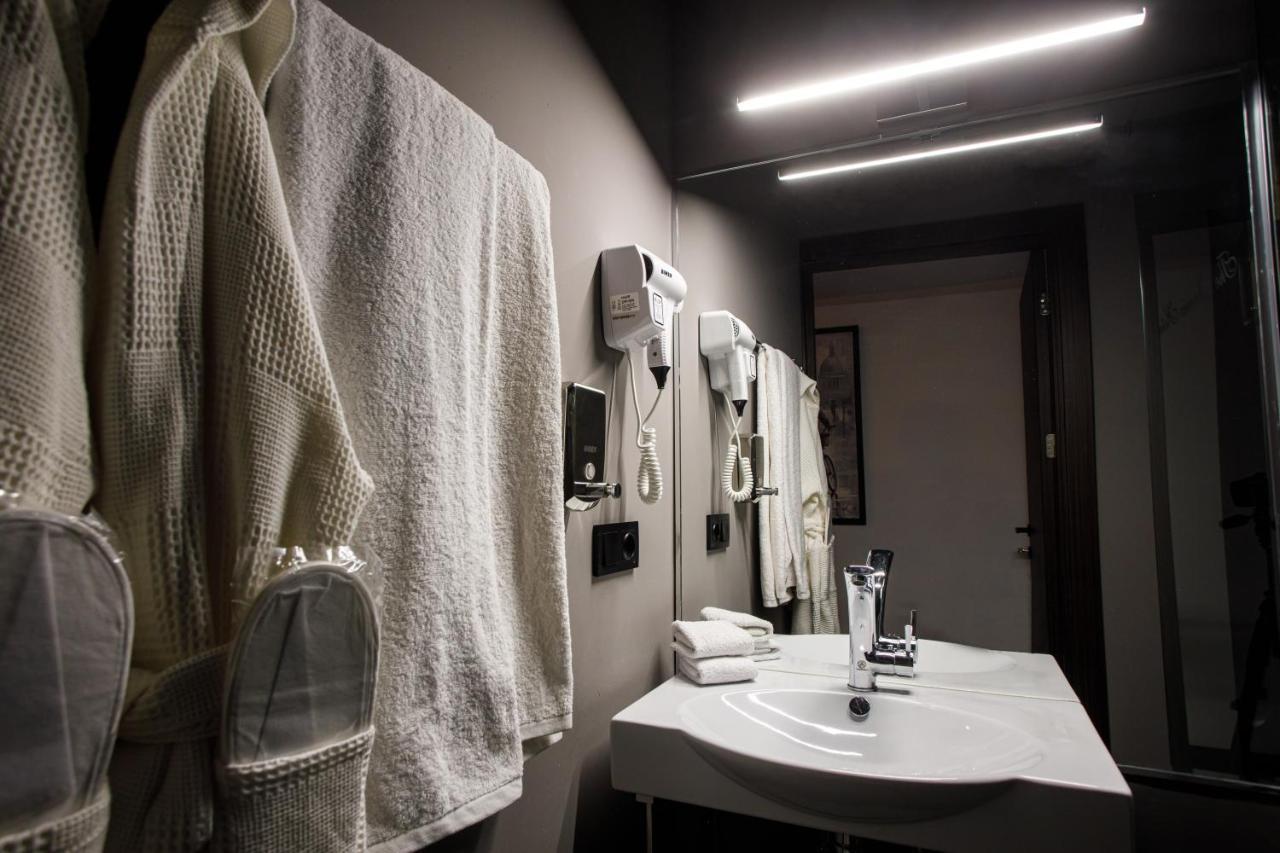 The Phoenix Boutique Hotel Jerevan Exteriör bild