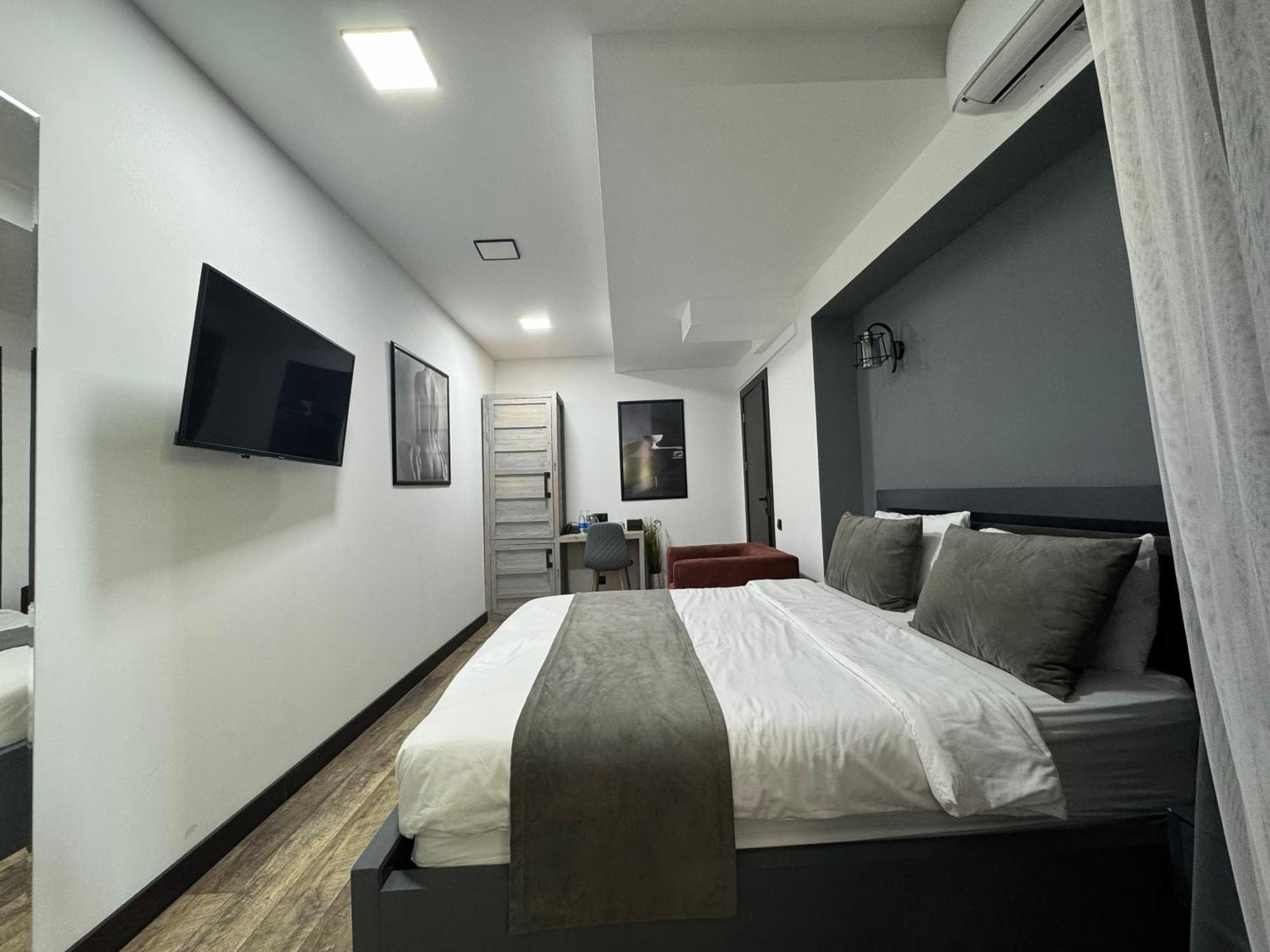 The Phoenix Boutique Hotel Jerevan Exteriör bild